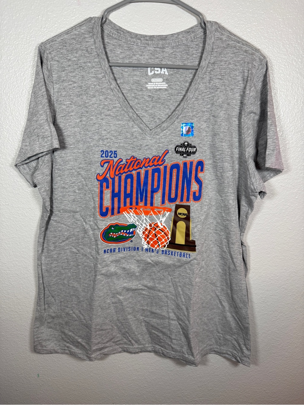 Florida Gators 2025 National Champions Shirt Women’s XL Grey V Neck READ